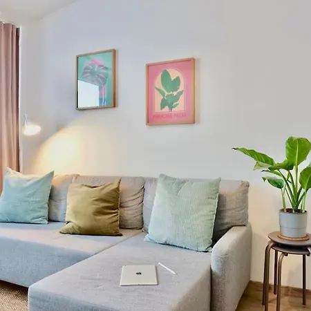 Neu I Moderne Zentrale Wohnung I Klimaanlage L Netflix I 4 Gaeste *