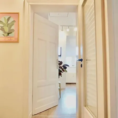 Neu I Moderne Zentrale Wohnung I Klimaanlage L Netflix I 4 Gaeste Apartmán