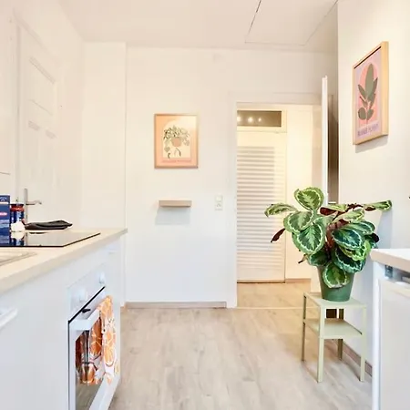Neu I Moderne Zentrale Wohnung I Klimaanlage L Netflix I 4 Gaeste