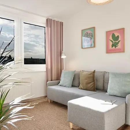 Neu I Moderne Zentrale Wohnung I Klimaanlage L Netflix I 4 Gaeste Andernach