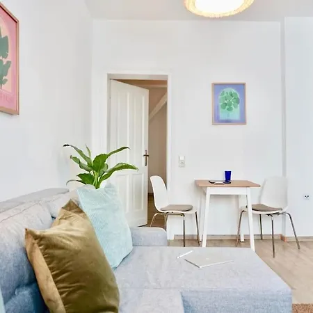 Neu I Moderne Zentrale Wohnung I Klimaanlage L Netflix I 4 Gaeste