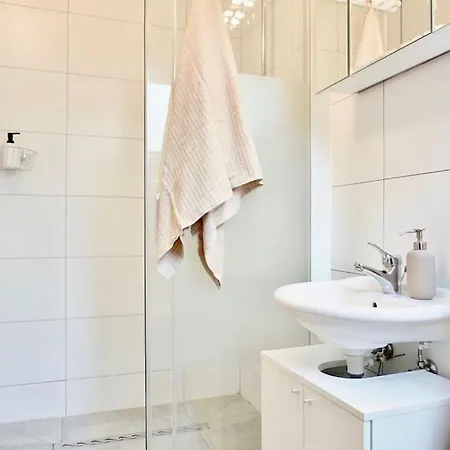 Neu I Moderne Zentrale Wohnung I Klimaanlage L Netflix I 4 Gaeste