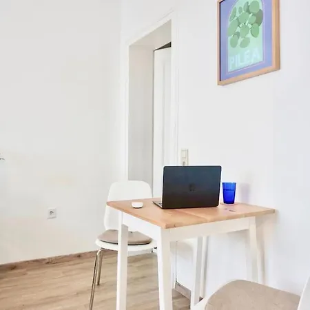 Neu I Moderne Zentrale Wohnung I Klimaanlage L Netflix I 4 Gaeste Apartmán *