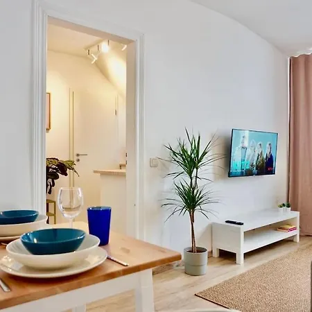 Neu I Moderne Zentrale Wohnung I Klimaanlage L Netflix I 4 Gaeste *